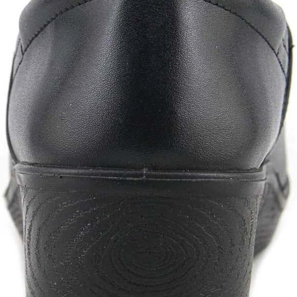 Dr. Scholl's WORK Black Mules - Size 10 - Picture 4 of 7